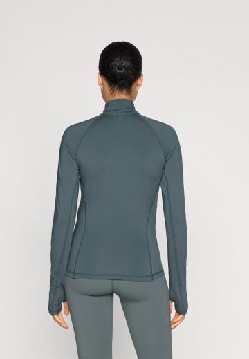 Спортивная толстовка