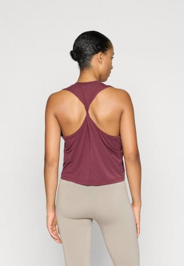 Спортивный топ