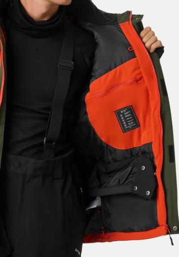 Сноубордическая куртка