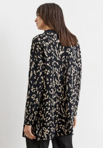 Жаккардовая вязаная кофта