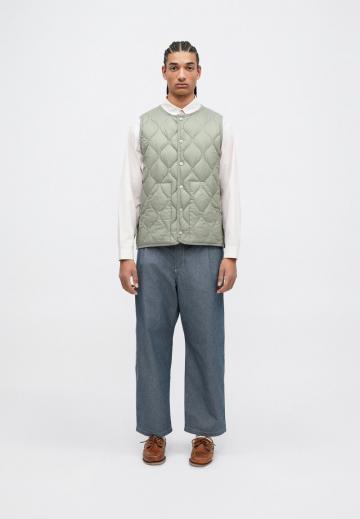 Пуховой жилет