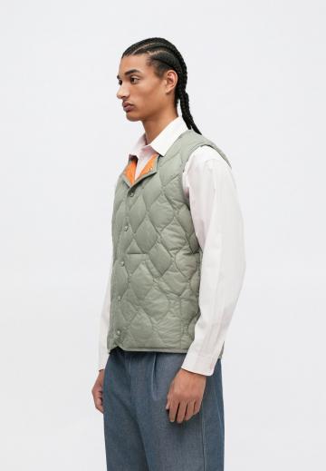 Пуховой жилет