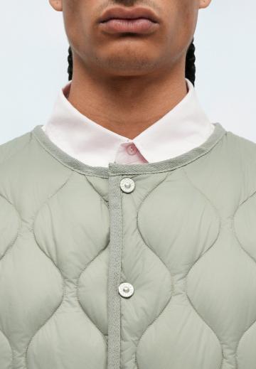 Пуховой жилет