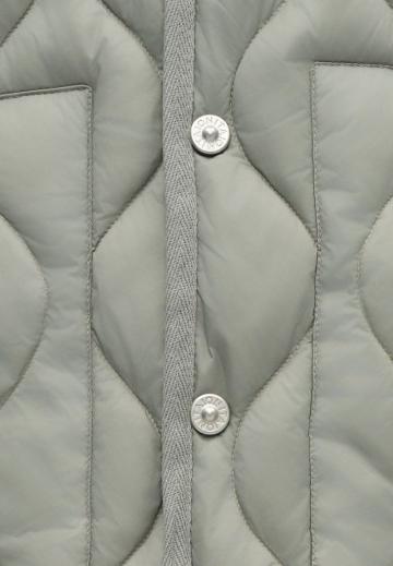 Пуховой жилет