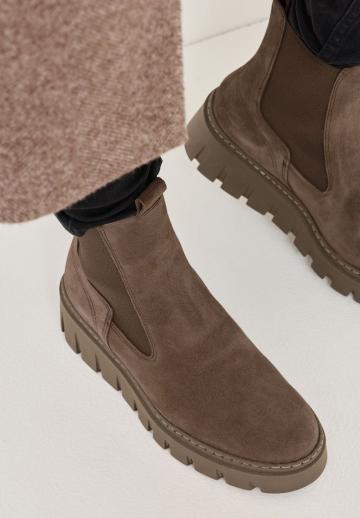 Сапожки на танкетке