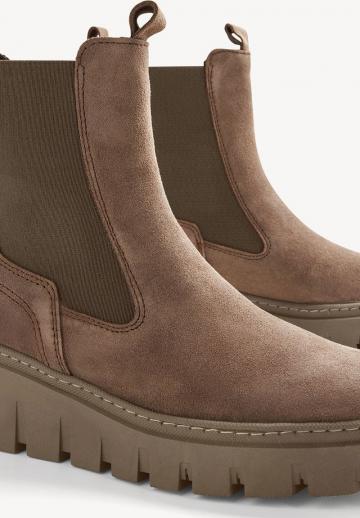 Сапожки на танкетке