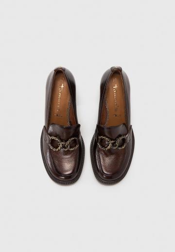 Туфли с высоким носом