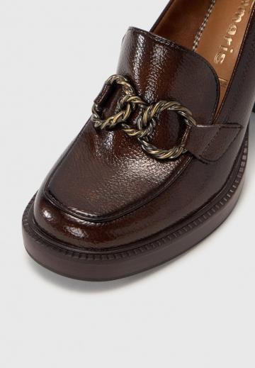 Туфли с высоким носом