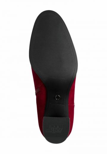 Сапожки на танкетке