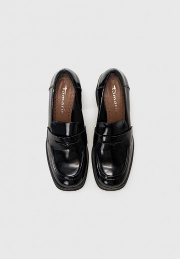 Туфли с высоким носом