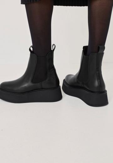 Сапожки на танкетке