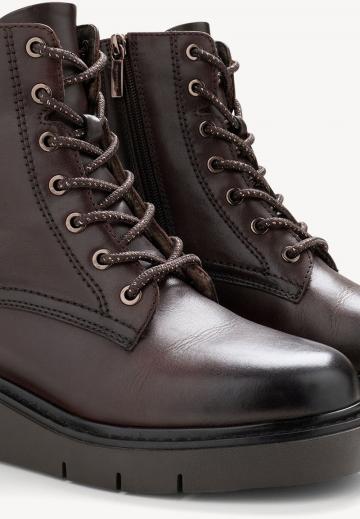 Сапожки на танкетке