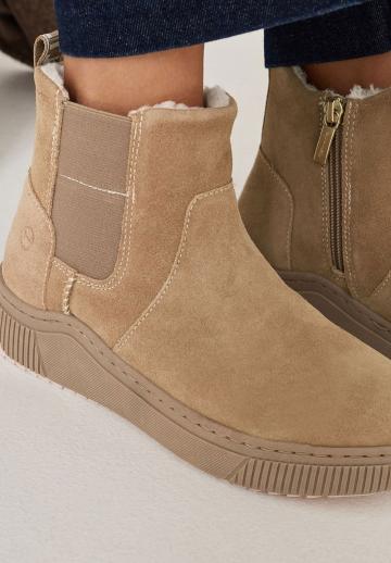 Сапожки на танкетке