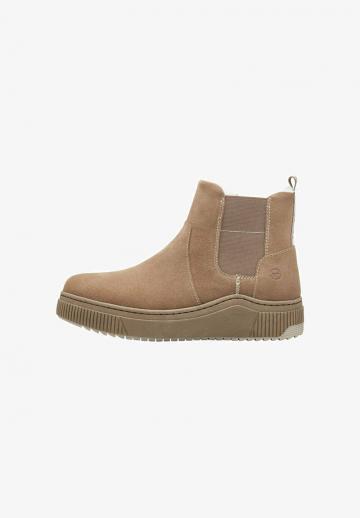 Сапожки на танкетке