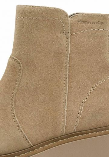 Сапожки на танкетке