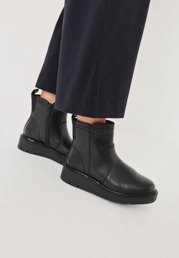 Сапожки на танкетке