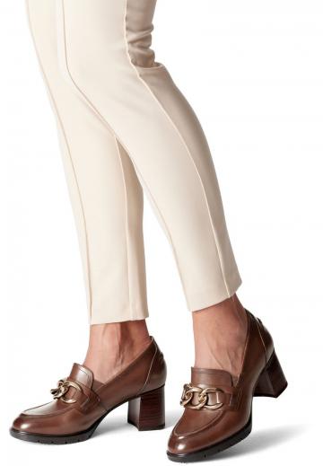 Туфли с высоким носом