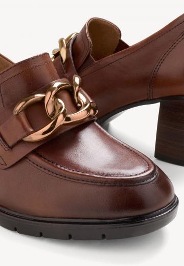 Туфли с высоким носом