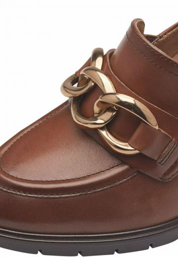 Туфли с высоким носом