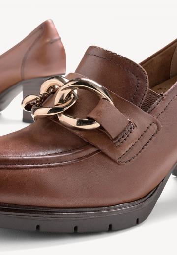 Туфли с высоким носом