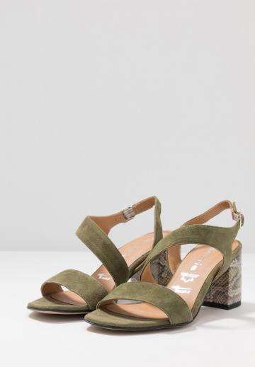 Гандбольные кроссовки