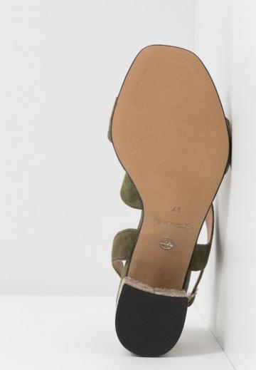 Гандбольные кроссовки