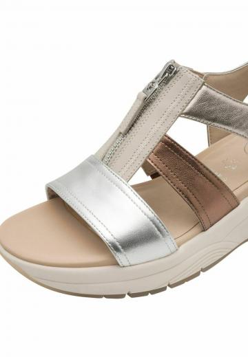 Босоножки на платформе