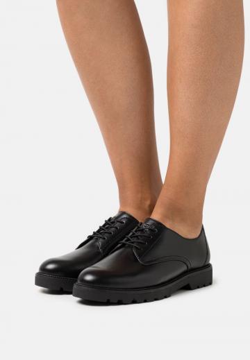 Гандбольные кроссовки