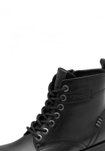 Ботинки на шнуровке