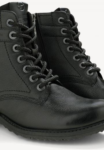 Ботинки на шнуровке