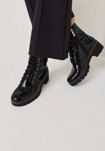 Ботинки на шнуровке