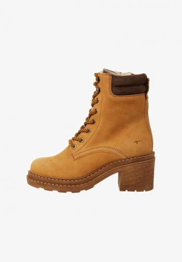 Ботинки на шнуровке