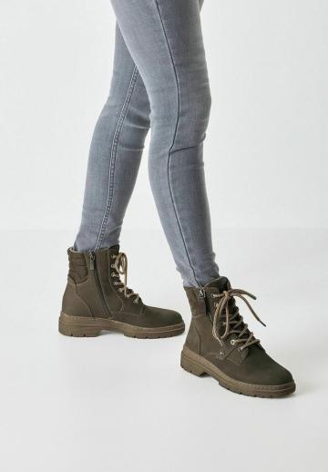 Ботинки на шнуровке