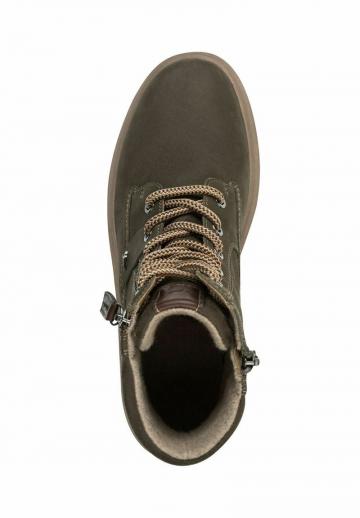 Ботинки на шнуровке