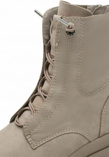 Ботинки на шнуровке