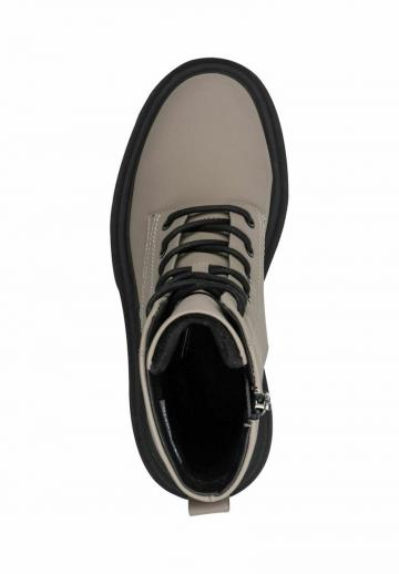 Ботинки на шнуровке