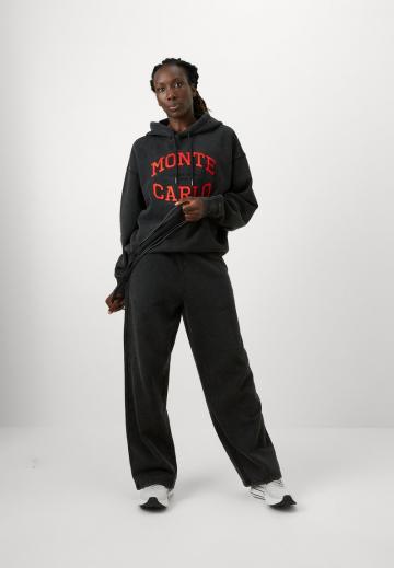 Спортивная толстовка