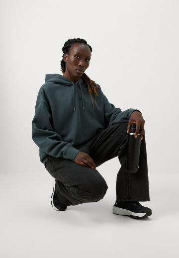 Спортивная толстовка