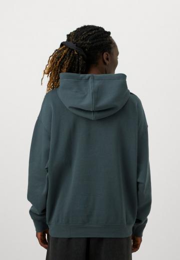 Спортивная толстовка