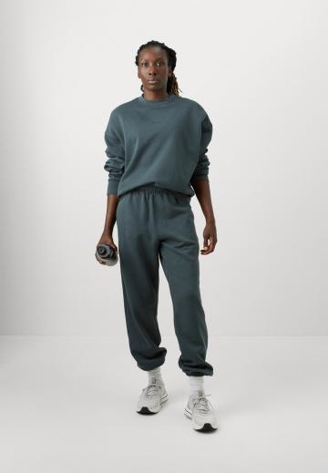 Спортивная толстовка