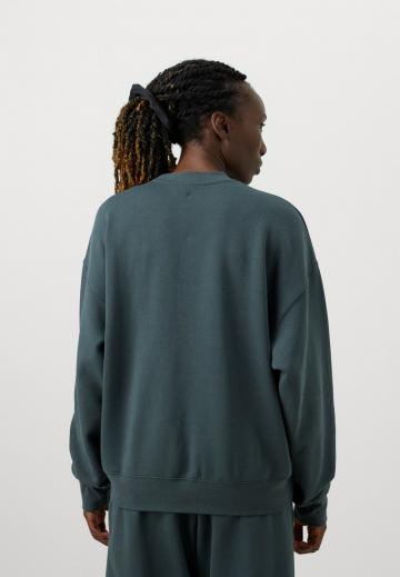 Спортивная толстовка