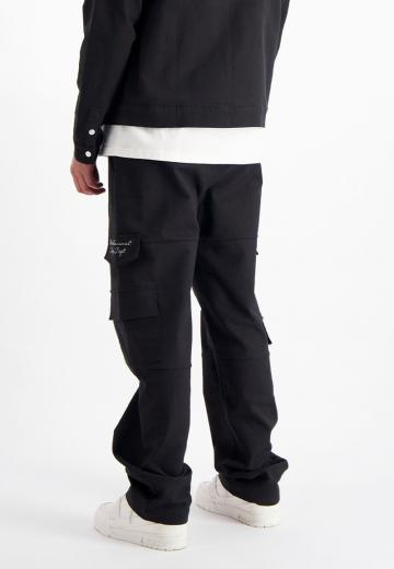 Брюки с накладными карманами