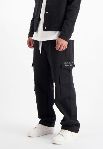 Брюки с накладными карманами