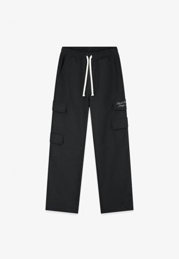 Брюки с накладными карманами