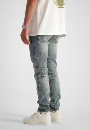 Узкие джинсы