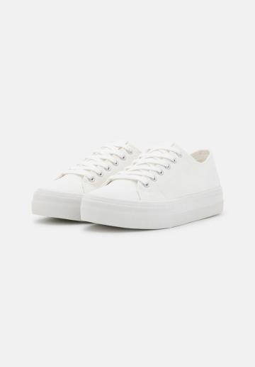 Гандбольные кроссовки