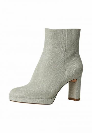 Полусапожки на высоком каблуке