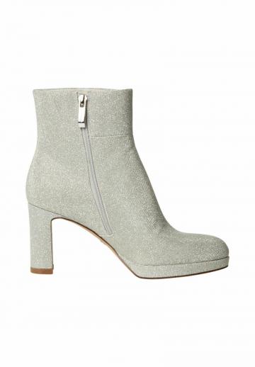 Полусапожки на высоком каблуке