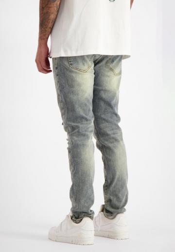 Узкие джинсы