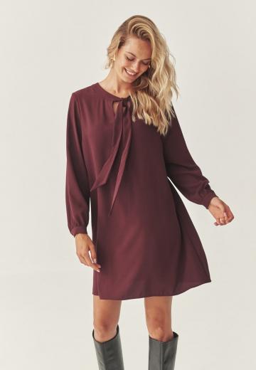 Короткое платье